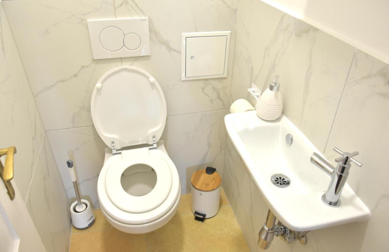 White Midsommar - Stilvolle Wohnung, 3 Schlafzimmer, Wohnzimmer, Kueche Landshut Zewnętrze zdjęcie